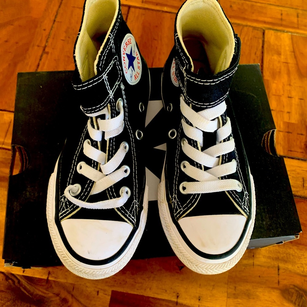 COPY - Chuck Taylor all star easy-on. Youth size 11.